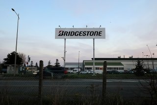 Les quelque 1000 salariés de Bridgestone en Russie, pour la plupart employés dans l'usine d'Oulianovsk, "font partie de la transaction et seront également transférés" dans les équipes du repreneur russe. (archives) KEYSTONE/EPA/CHRISTOPHE PETIT TESSON