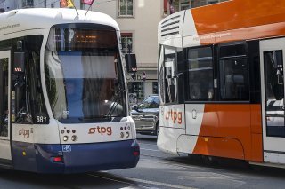 Les TPG ont dépassé la barre des 200 millions de voyageurs en décembre, revenant au niveau enregistré avant la crise sanitaire (archives). KEYSTONE/MARTIAL TREZZINI