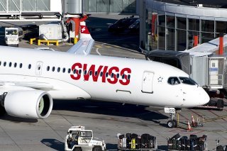 Le trafic à l'aéroport de Genève était légèrement perturbé dimanche matin (archives). KEYSTONE/LAURENT GILLIERON