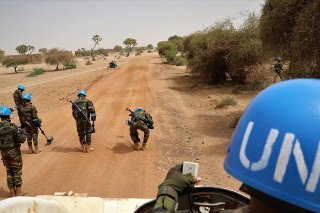 Plus de 300 membres du personnel de la Minusma ont perdu la vie au service de la paix au cours de ses 10 années de déploiement au Mali (archives). KEYSTONE/EPA MINUSMA/MINUSMA HANDOUT