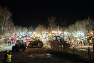 La police fribourgeoise a fait état de plus de 400 véhicules, provenant du canton de Fribourg et des cantons limitrophes. Police cantonale FR