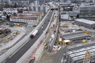 Le National est à la recherche de l'équilibre entre la densification de l'habitat et la protection de la population contre le bruit (photo d'illustration). KEYSTONE/GAETAN BALLY