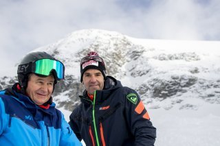 Didier Défago (à droite) et Franz Julen, président du comité d'organisation (à gauche), impatients de voir les meilleurs descendeurs de la planète en découdre sur la piste de la "Gran Becca".