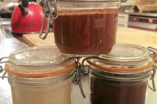 Mais que tartiner de gourmand sur ses tartines? Chocolat au lait et noisettes (le plus gourmand)? Chocolat noir et pruneaux secs (le sans produit laitier et noisette)? ou Beurre de pomme (le plus "léger")