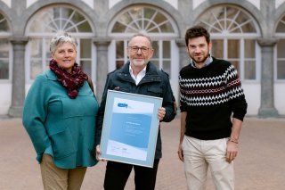 De gauche à droite: l'Architecte de Ville, Laurence Salamin, le Conseiller municipal en charge de l'énergie, Marc-André Berclaz et le Délégué à l'énergie, Etienne Moulin.