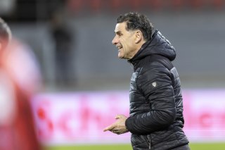 L'entraîneur sédunois Didier Tholot n'a que très peu goûté à la prestation de l'arbitre Hüseyn Sanli lors du derby face à Xamax.