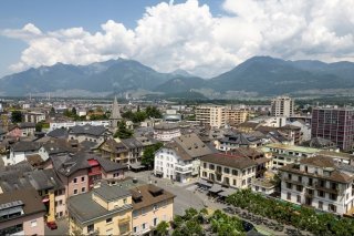 La municipalité de Monthey s'oppose à la création de places de parking sauvages et illicites au centre-ville.