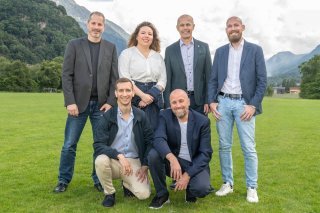 Derrière de gauche à droite : Coutaz Damien, Rickenmann Noria,
Lavanchy Xavier et Bruchez François. Devant de gauche à droite : Farquet François et Duroux Alain