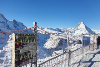 Station Gornergrat, 3089 mètres : Syrah LUX VINA "Rhone Saga" 2019, Domaine des Chevaliers